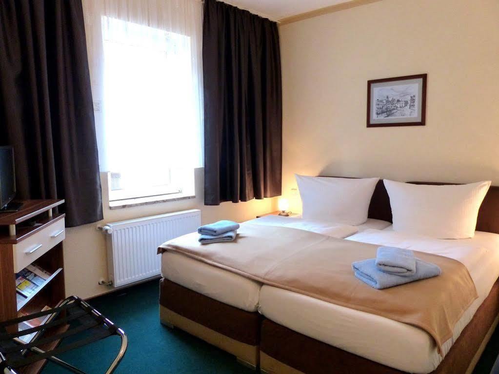 Hotel Friedchen Mit Eigener Fleischerei Artern Exterior foto